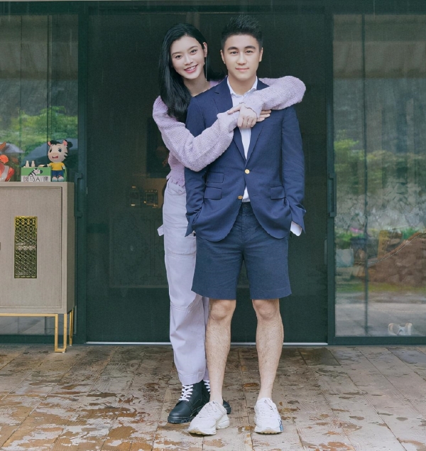 奚梦瑶、何猷君