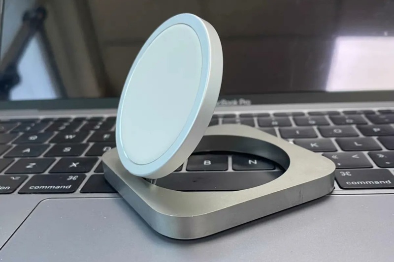 Apple Magic Charger Picture