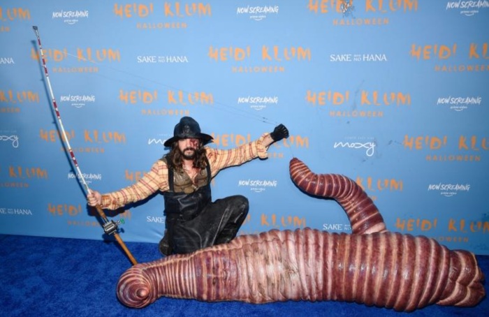 Heidi Klum和老公扮演钓客和蚯蚓