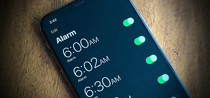 iPhone Set Alarm
