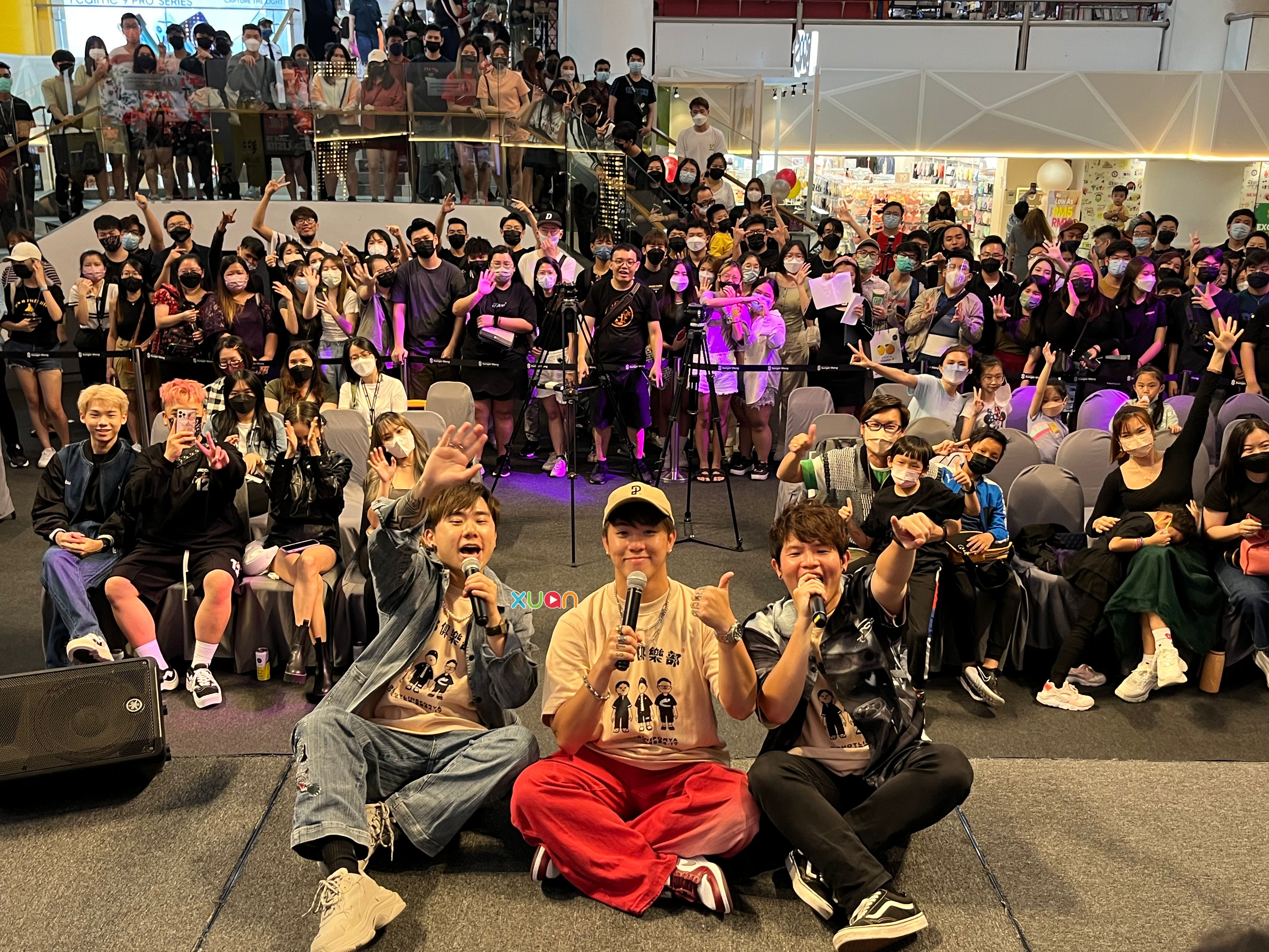 Jestinna高调现身3P谢票见面会