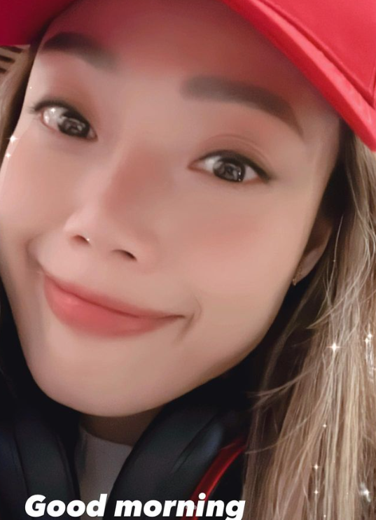 容祖儿现身香港机场