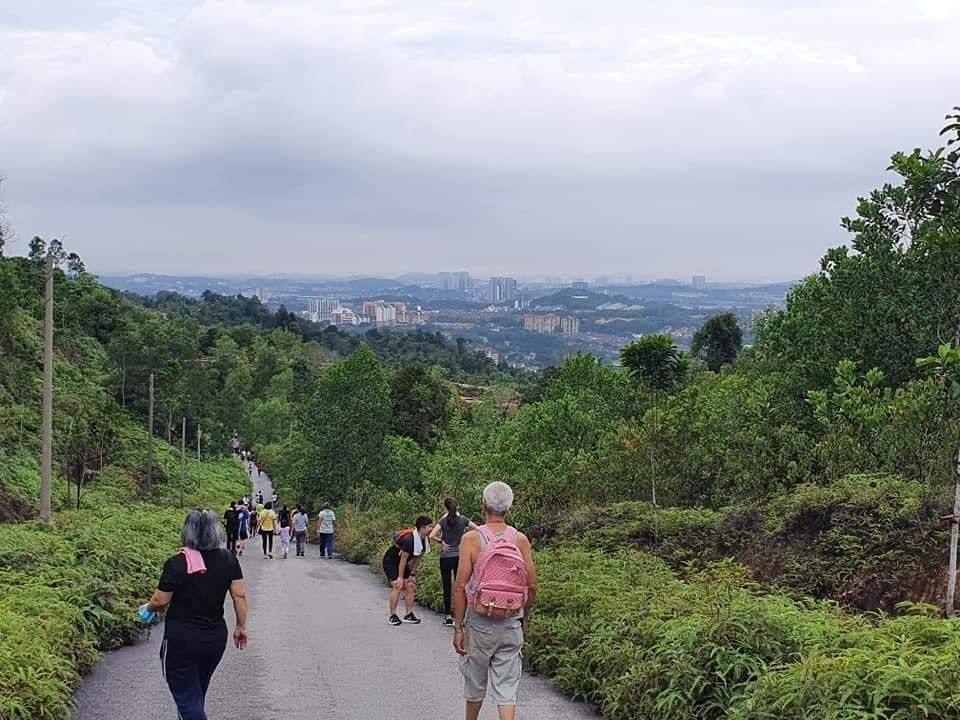 Sungai Long Hill Park
