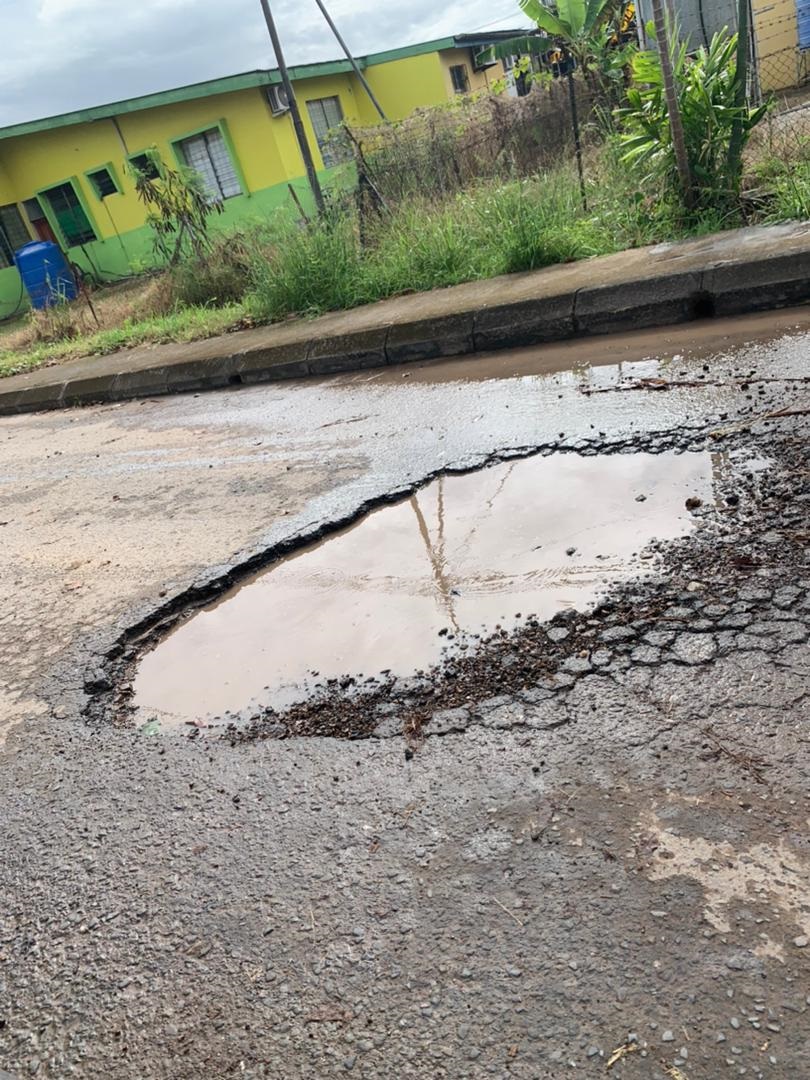 道路窟窿-水洞