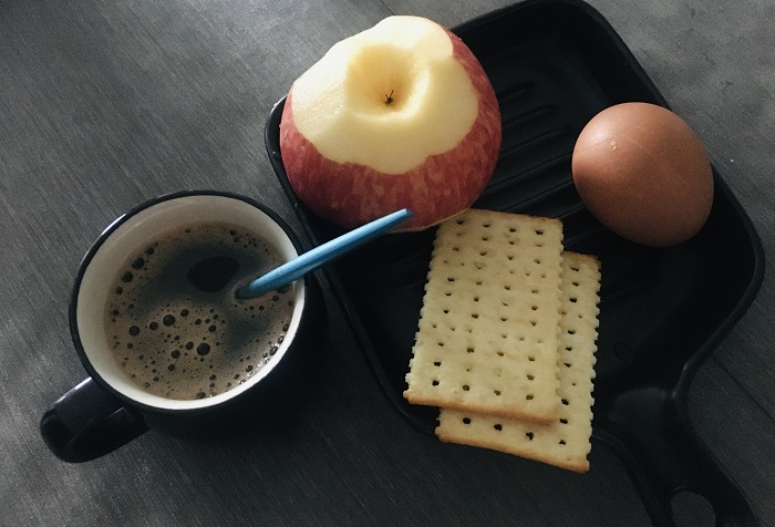 咖啡-苹果-饼干-鸡蛋