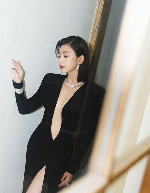贾静雯-金马奖礼服
