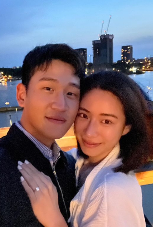 周兴哲公开放闪未婚妻