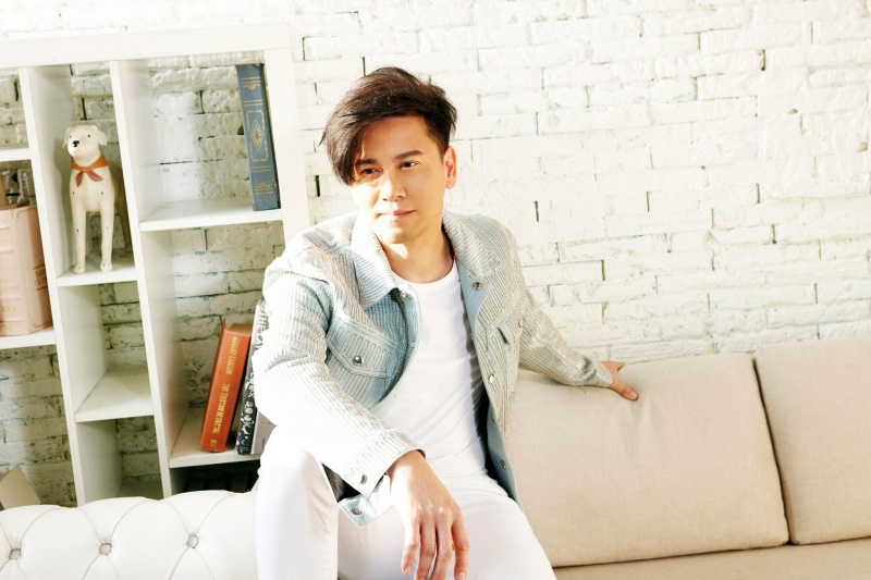 李圣杰明年来马开唱