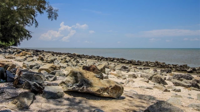 Pantai Remis