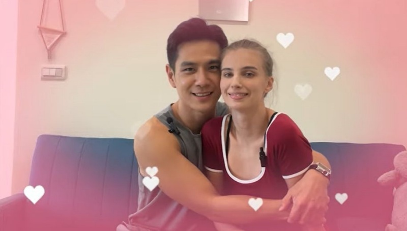 佳娜腿开开直接坐祖雄脸上