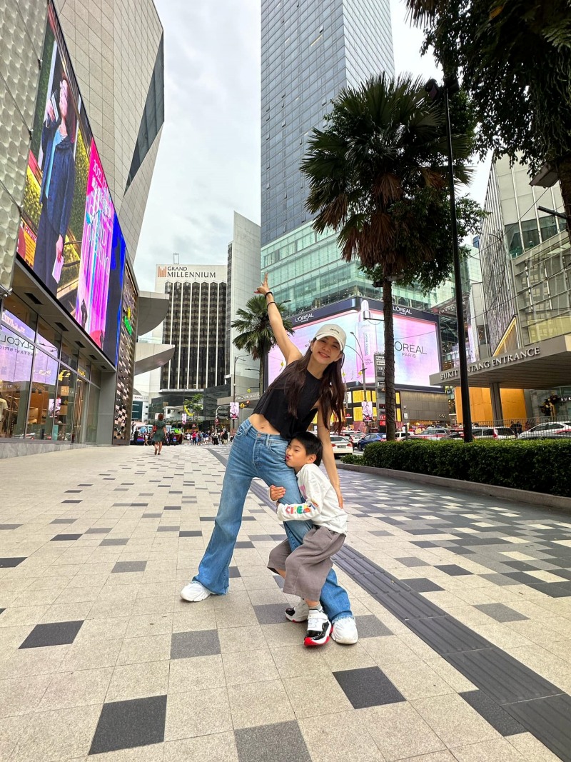Ella现身Bukit Bintang一带