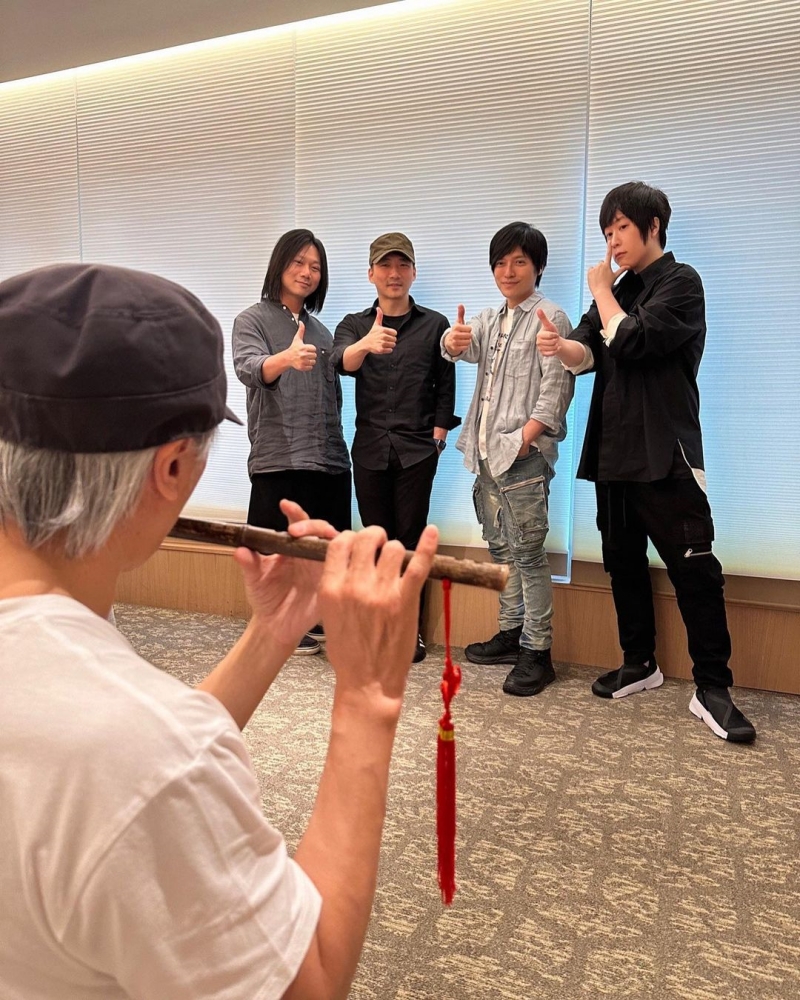 周星驰向五月天展示才艺