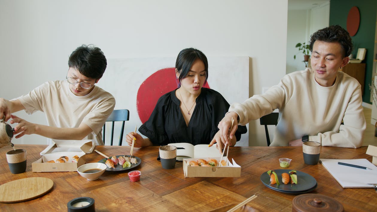 与同事午餐