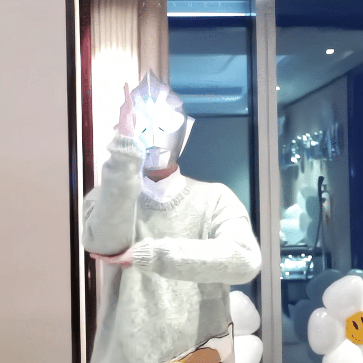 华晨宇扮奥特曼