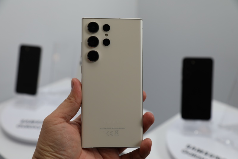 Galaxy S23 Cream Color