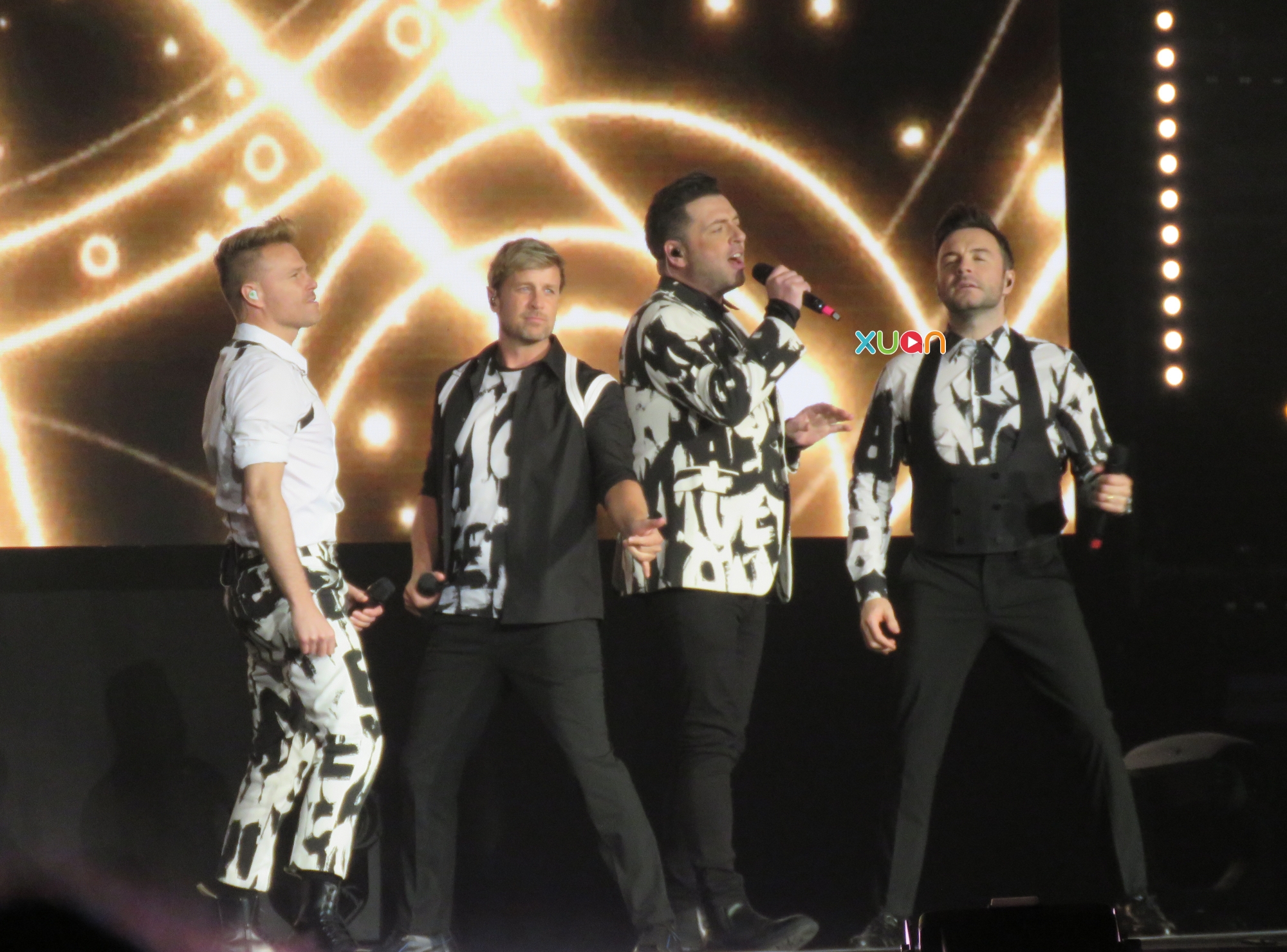 Westlife笑大马粉丝：老了！