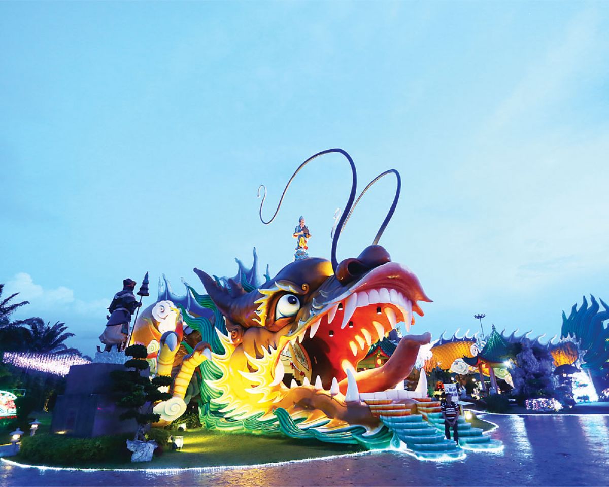 全东南亚最长的转运祥龙