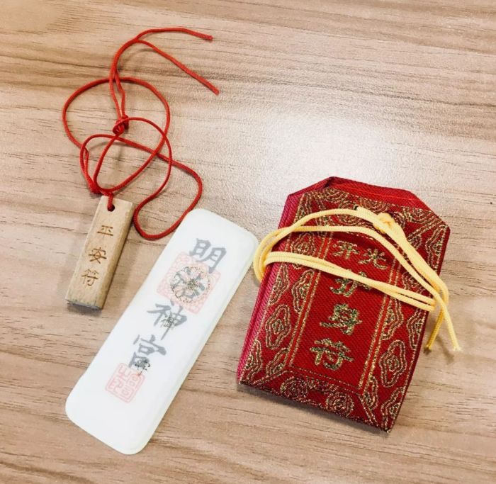 平安符、符咒等只有1年效力,过期就应该换新