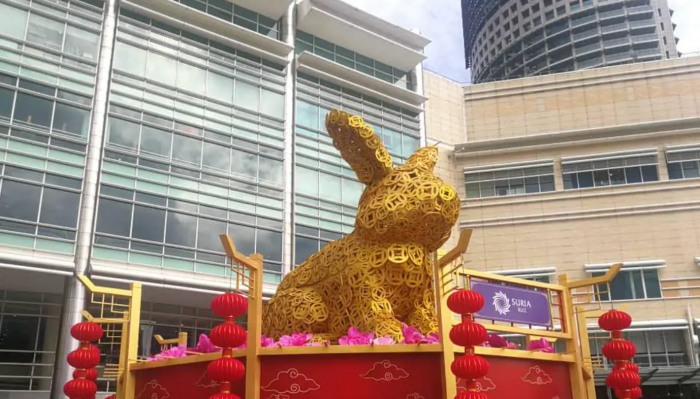 Suria KLCC 新春装饰被网议像兔子也像皮卡丘
