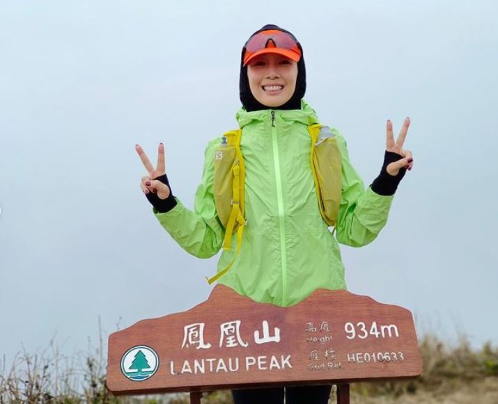 江美仪爬山