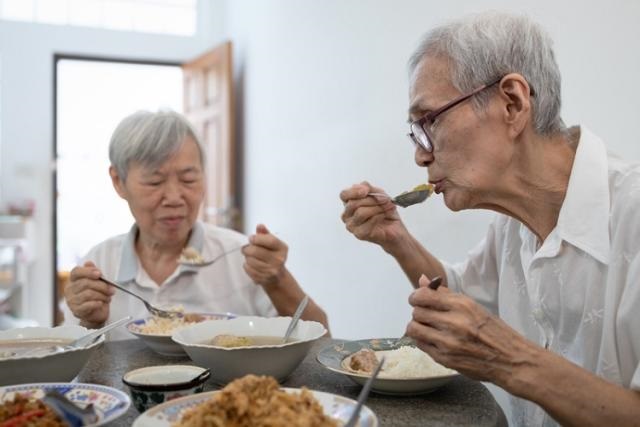 长辈吃饭习惯