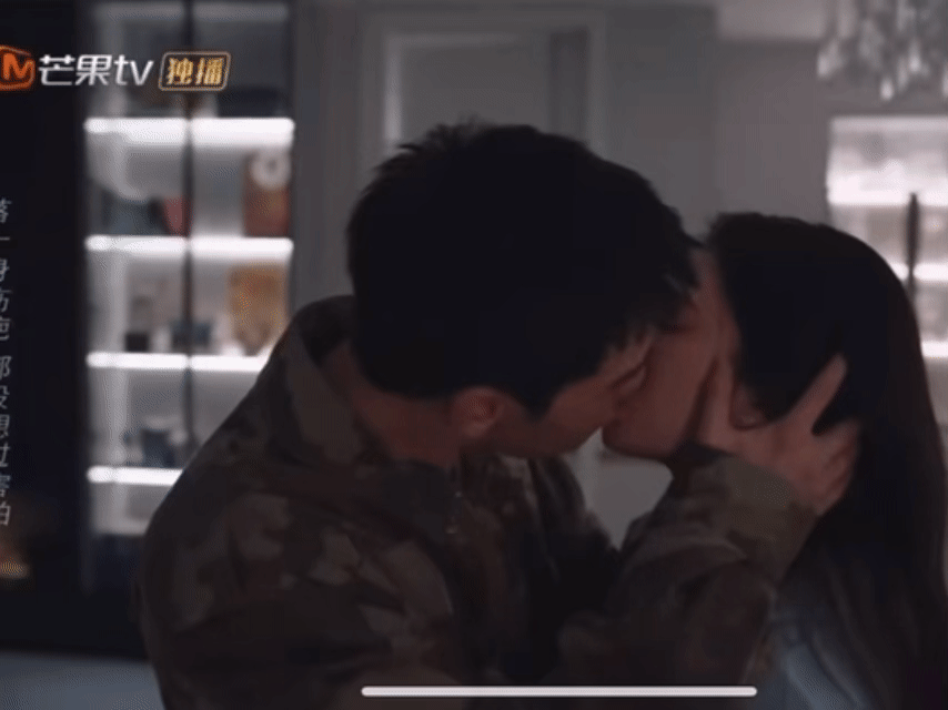 杨洋40秒吻戏挨批