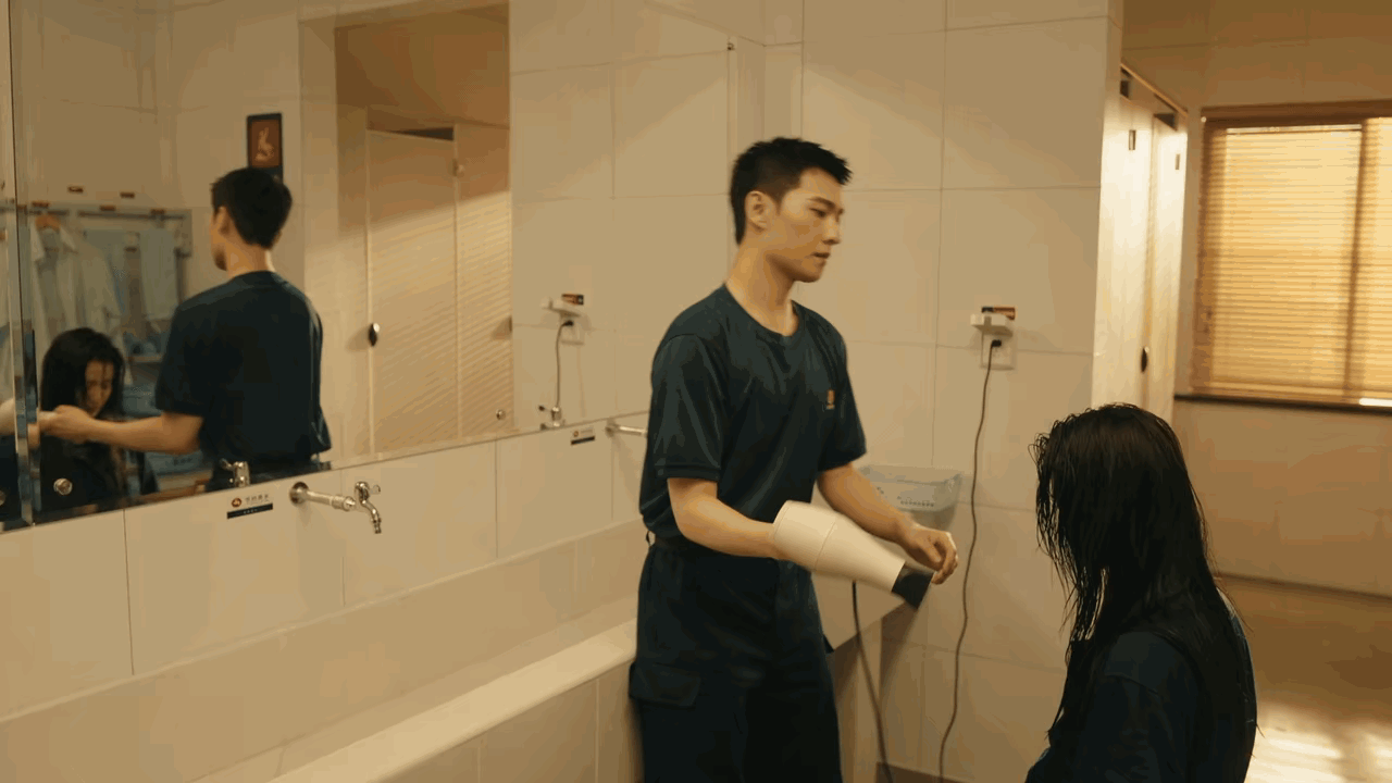 杨洋40秒吻戏挨批