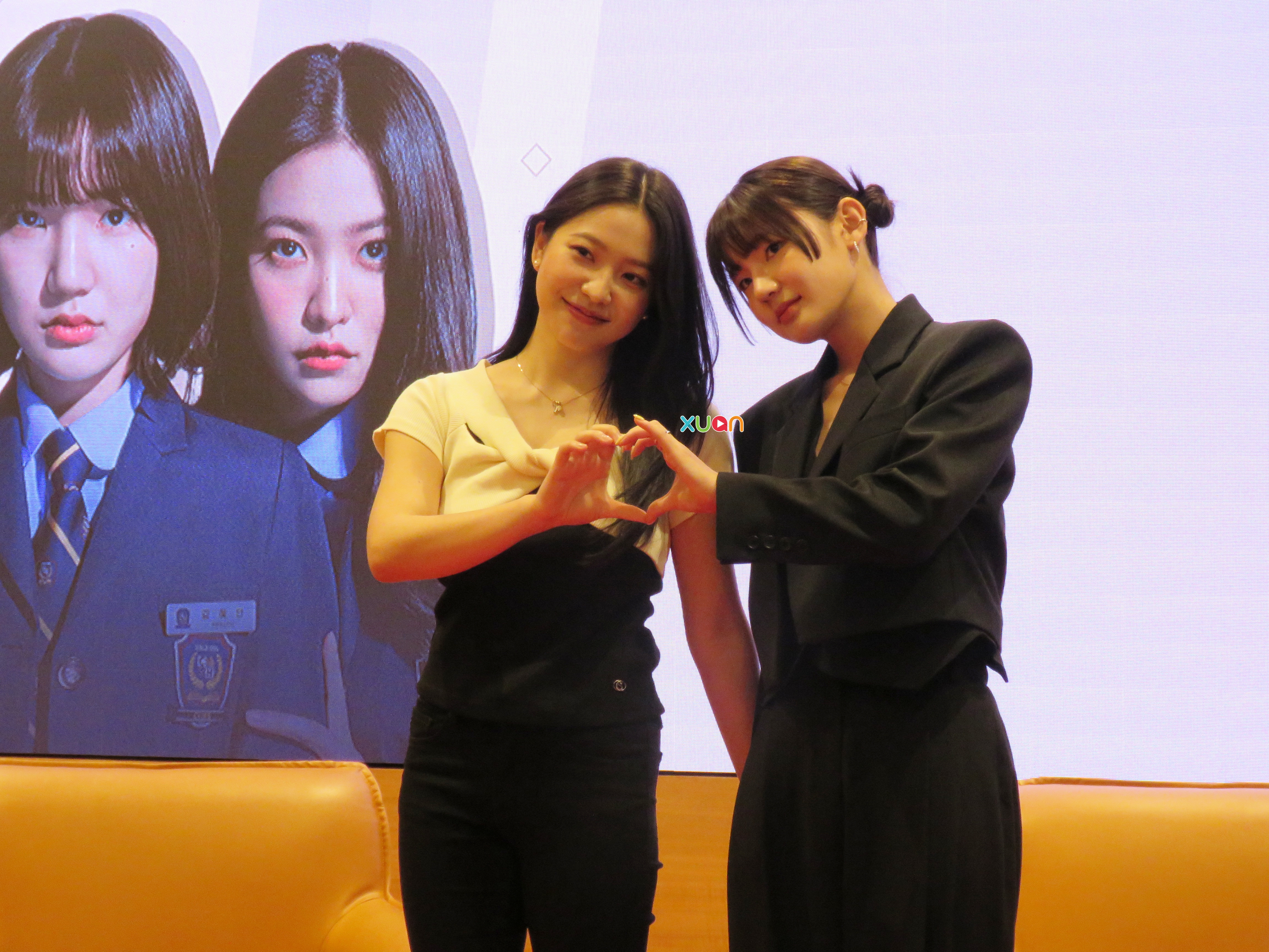 《清潭国际高等学校》Yeri、李恩泉