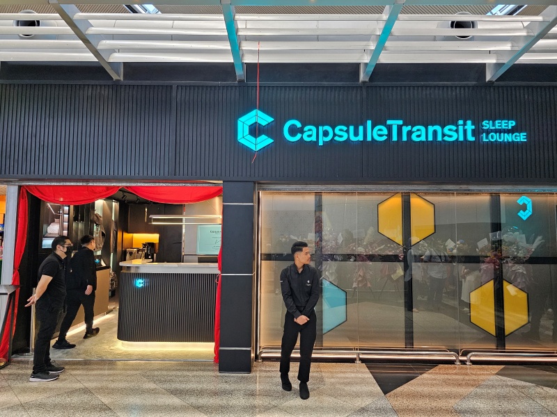 CapsuleTransit Hotel