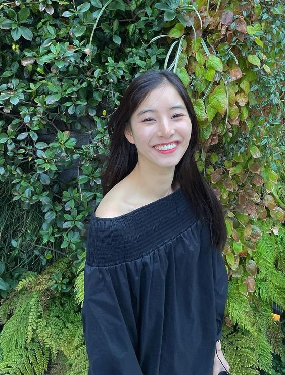开心的女生