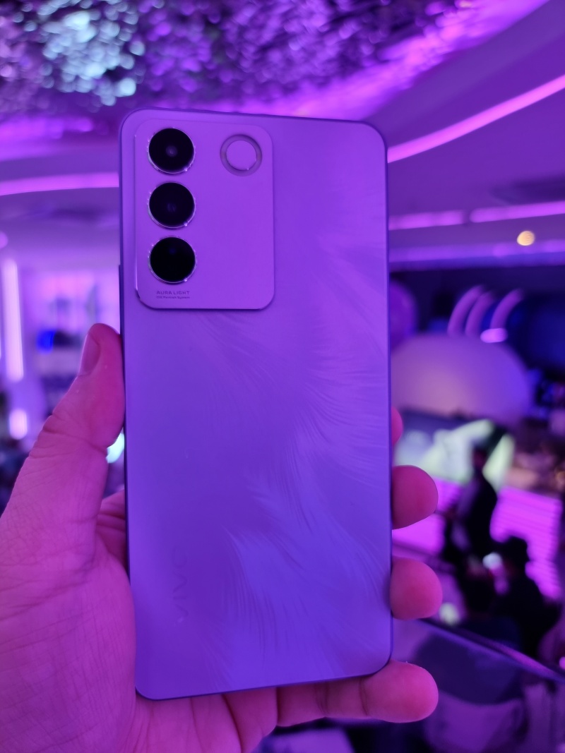 vivo v27e Back Look