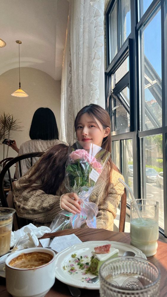 女生收花