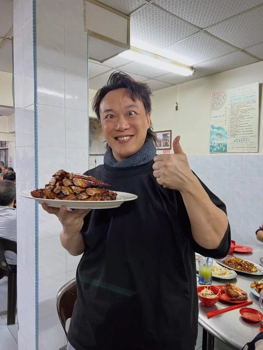 陈奕迅合照鸡翅