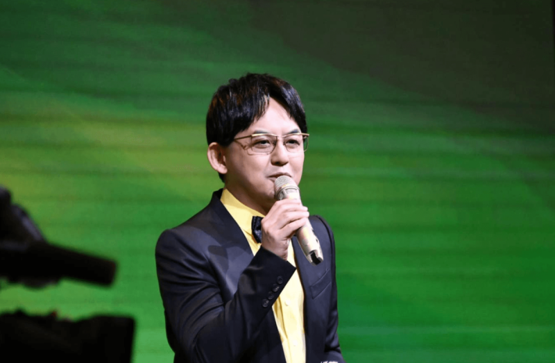 黄子佼被除名荣誉校友