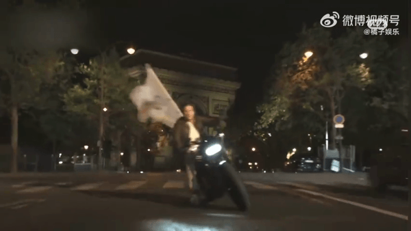 Tom Cruise巴黎快闪
