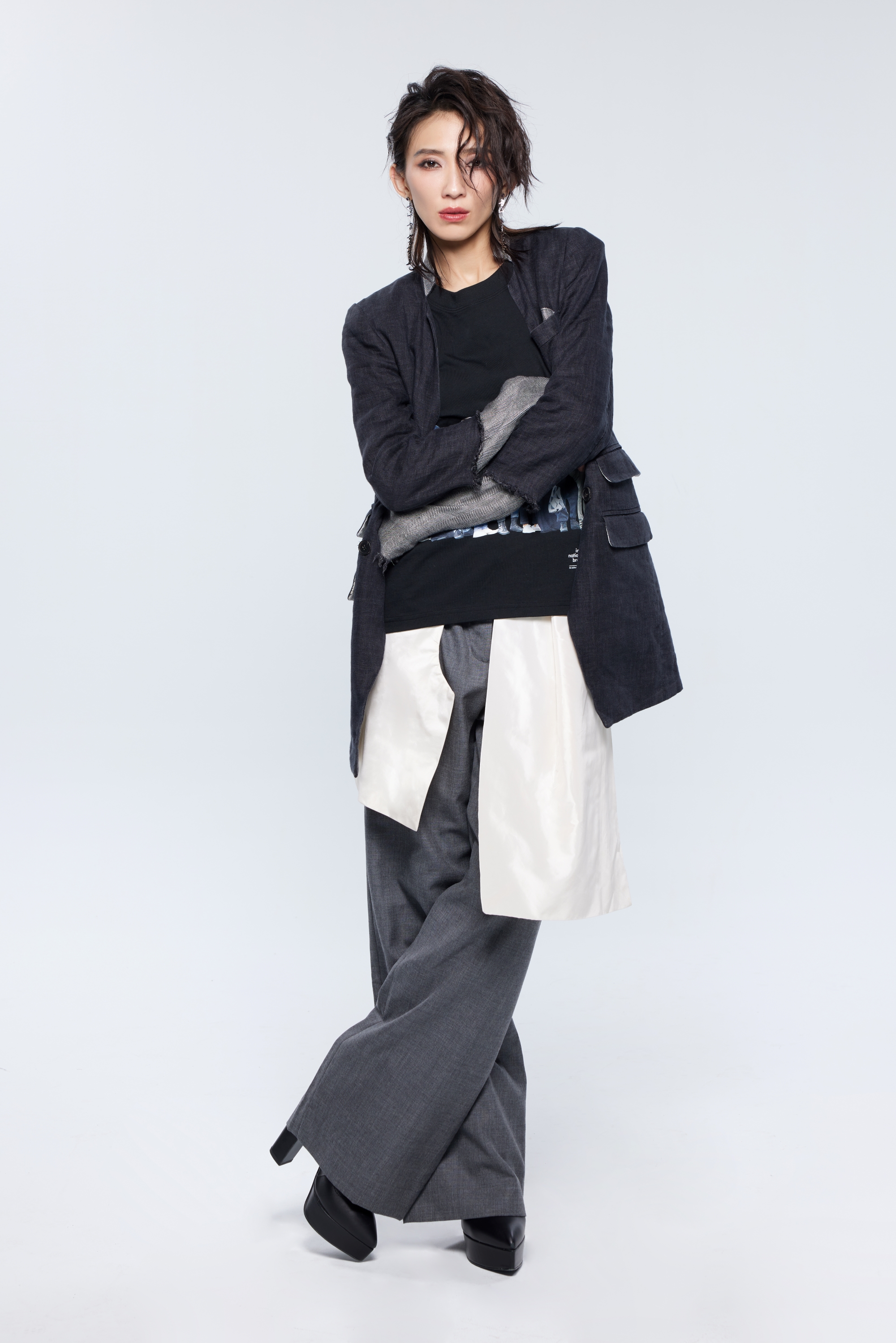 戴佩妮演唱会后直冲老家