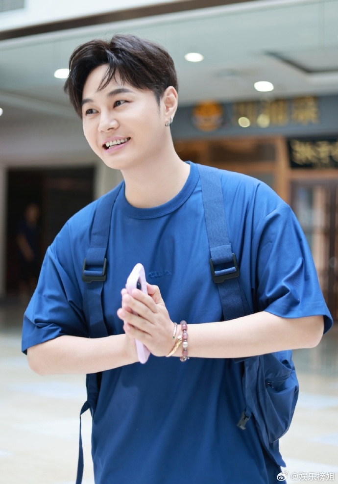 李俊毅