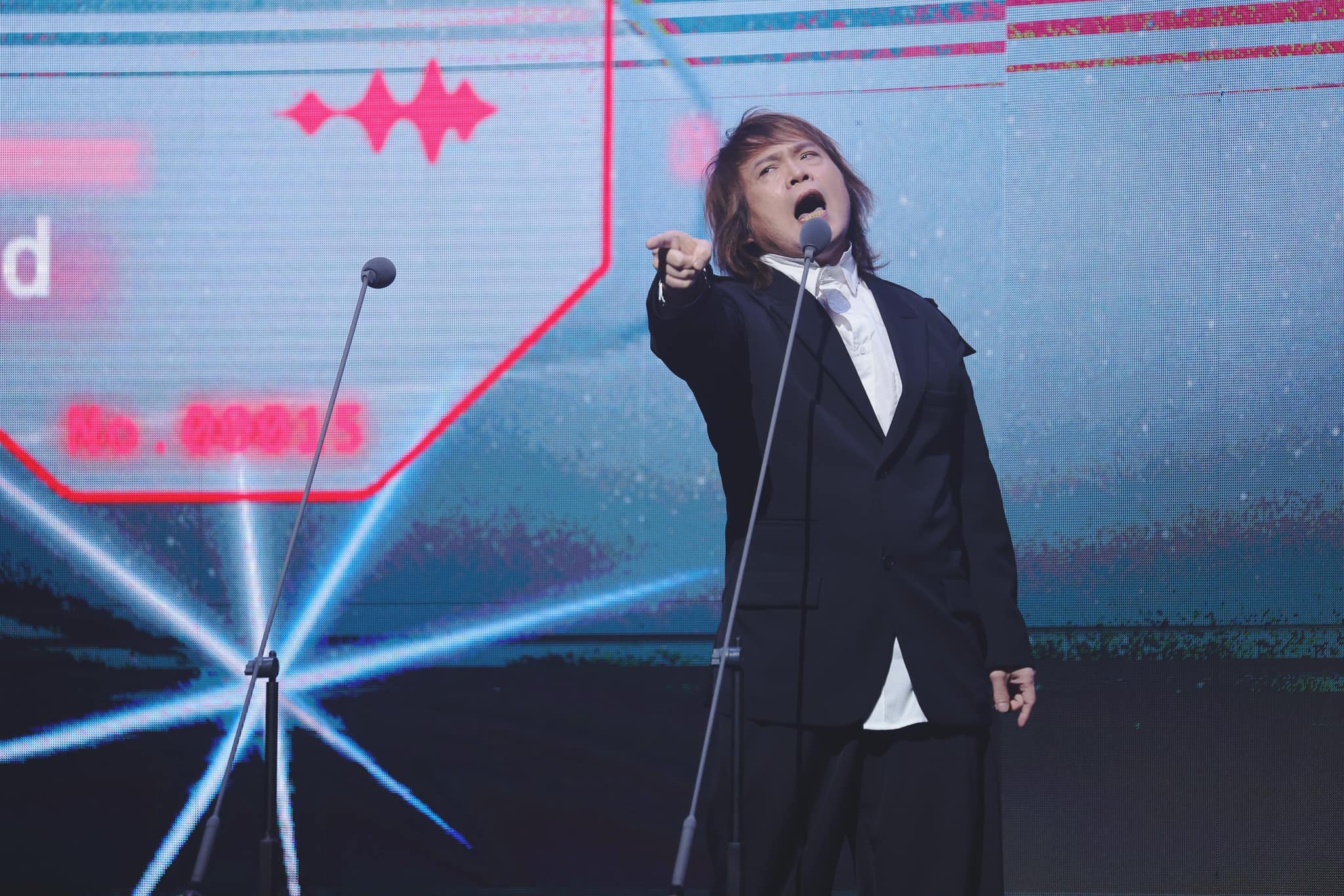 7点认识伍佰