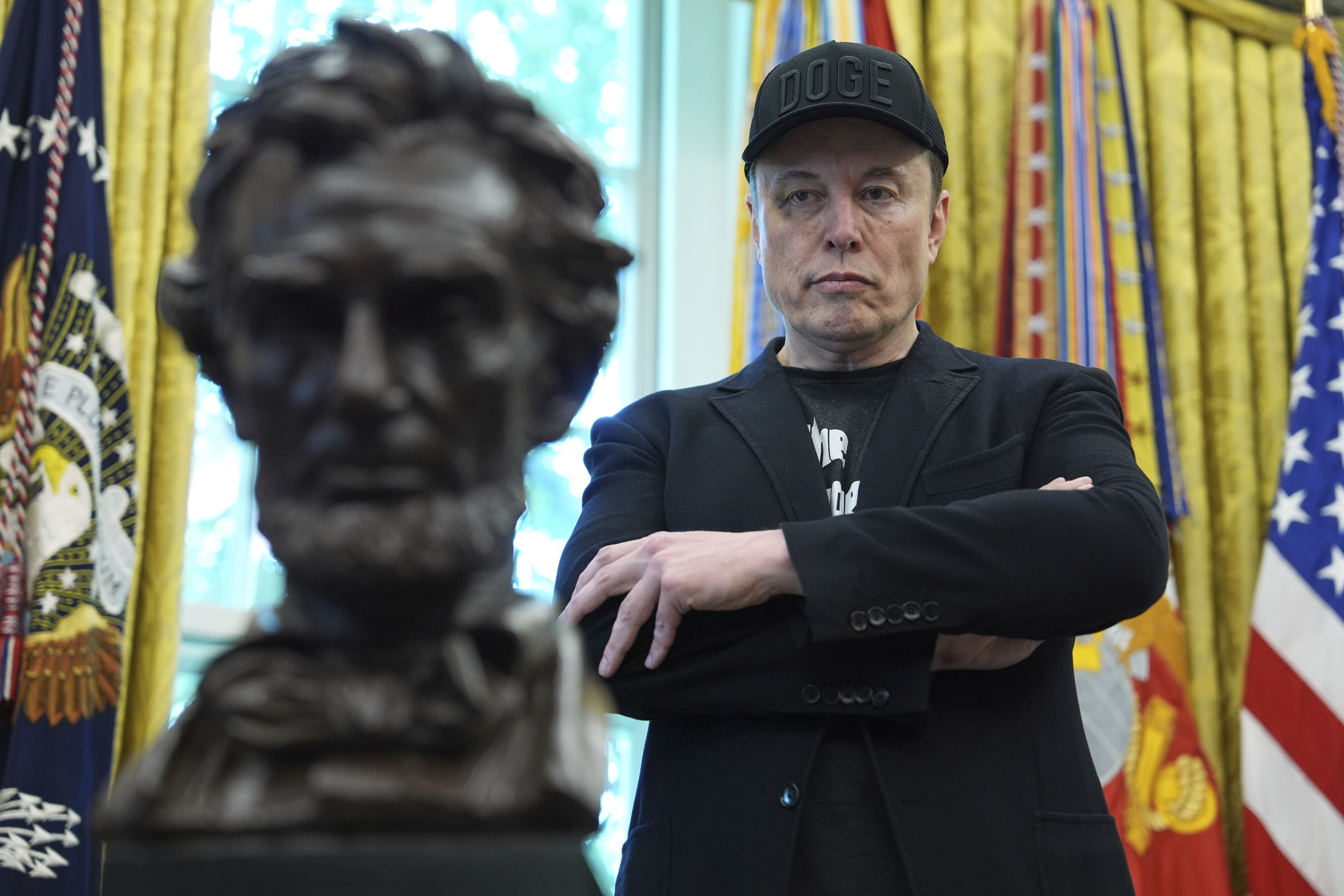 卸任记者会眼角淤青成焦点马斯克：我儿子打的| 热点