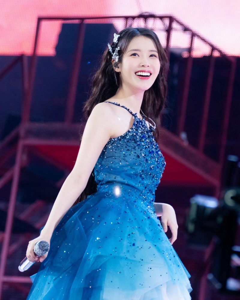 IU