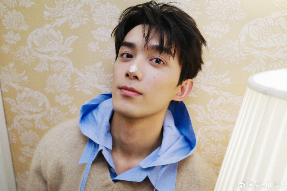 吴磊被曝未成年去SM主题餐厅！