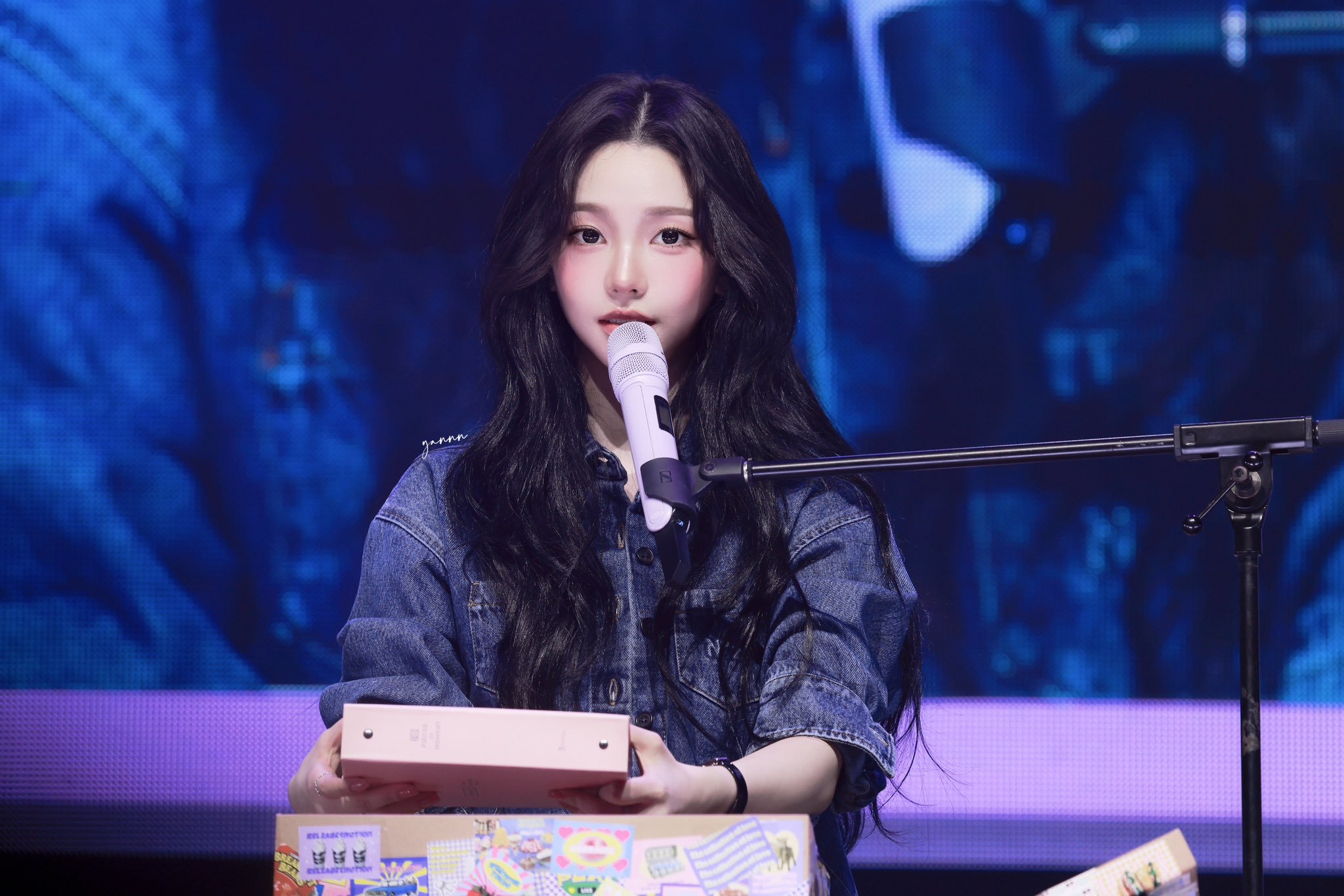 公开了小学至初中时期的绘本日记