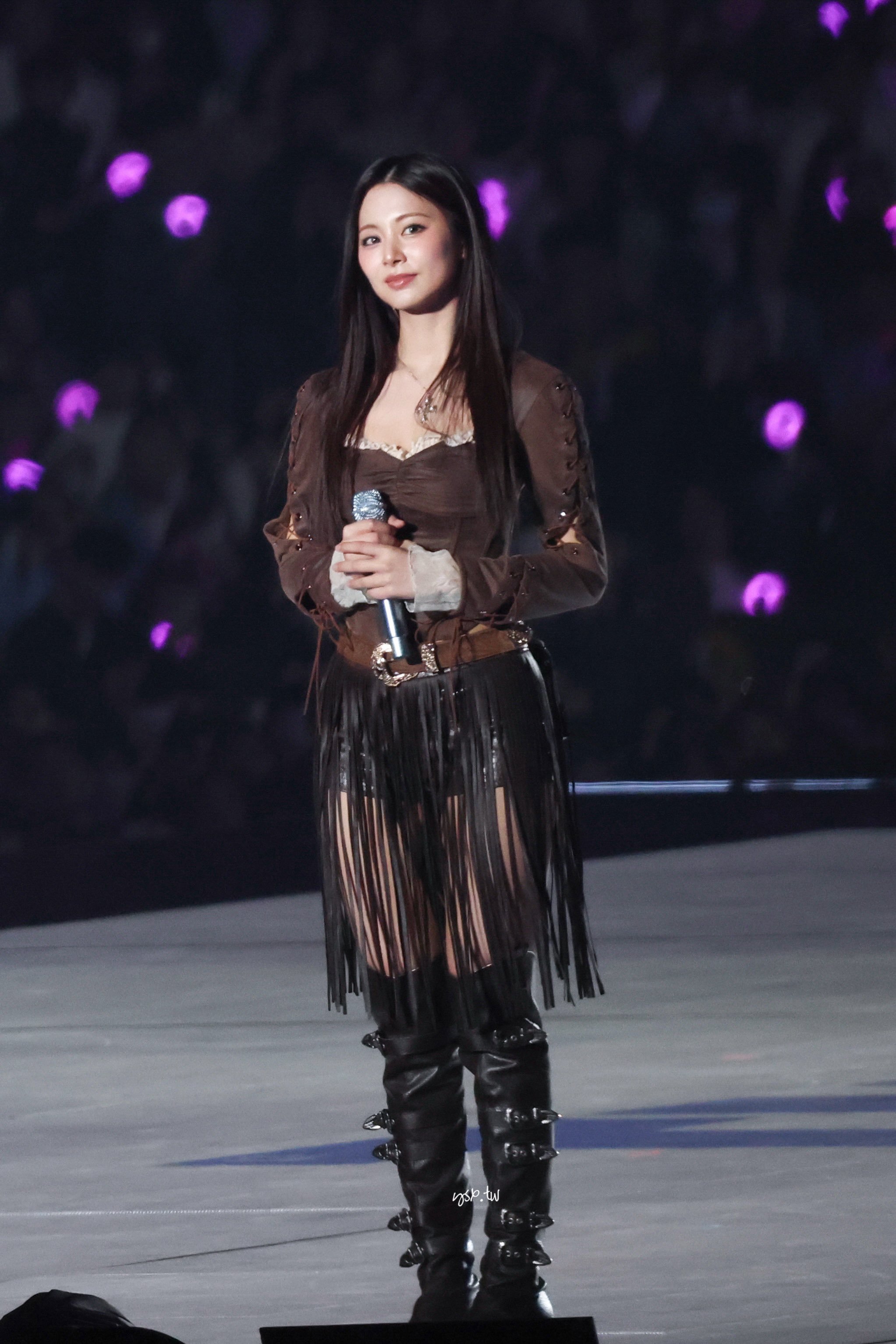 周子瑜台北演唱会泪崩！