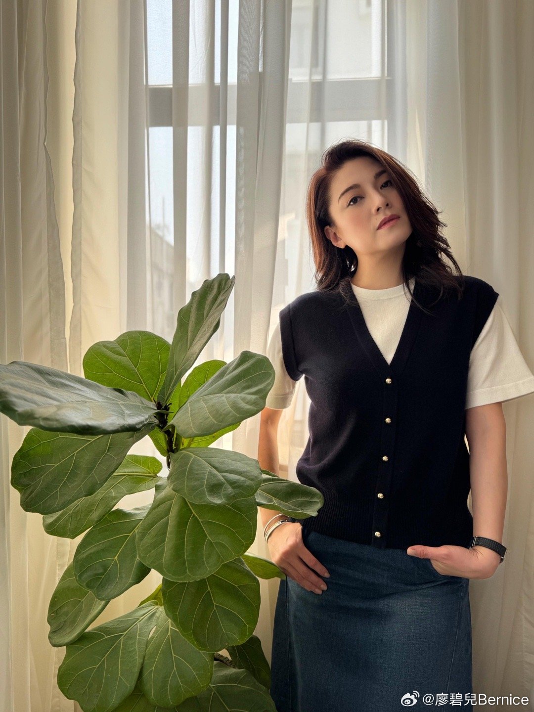 46岁廖碧儿转型当大学讲师！