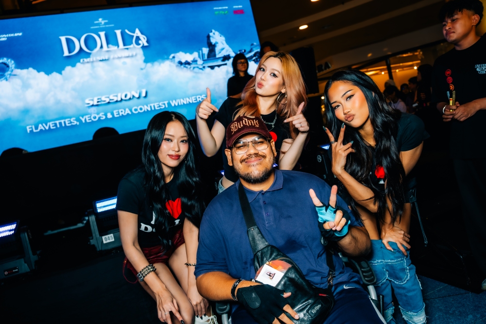 DOLLA举办粉丝专属见面会