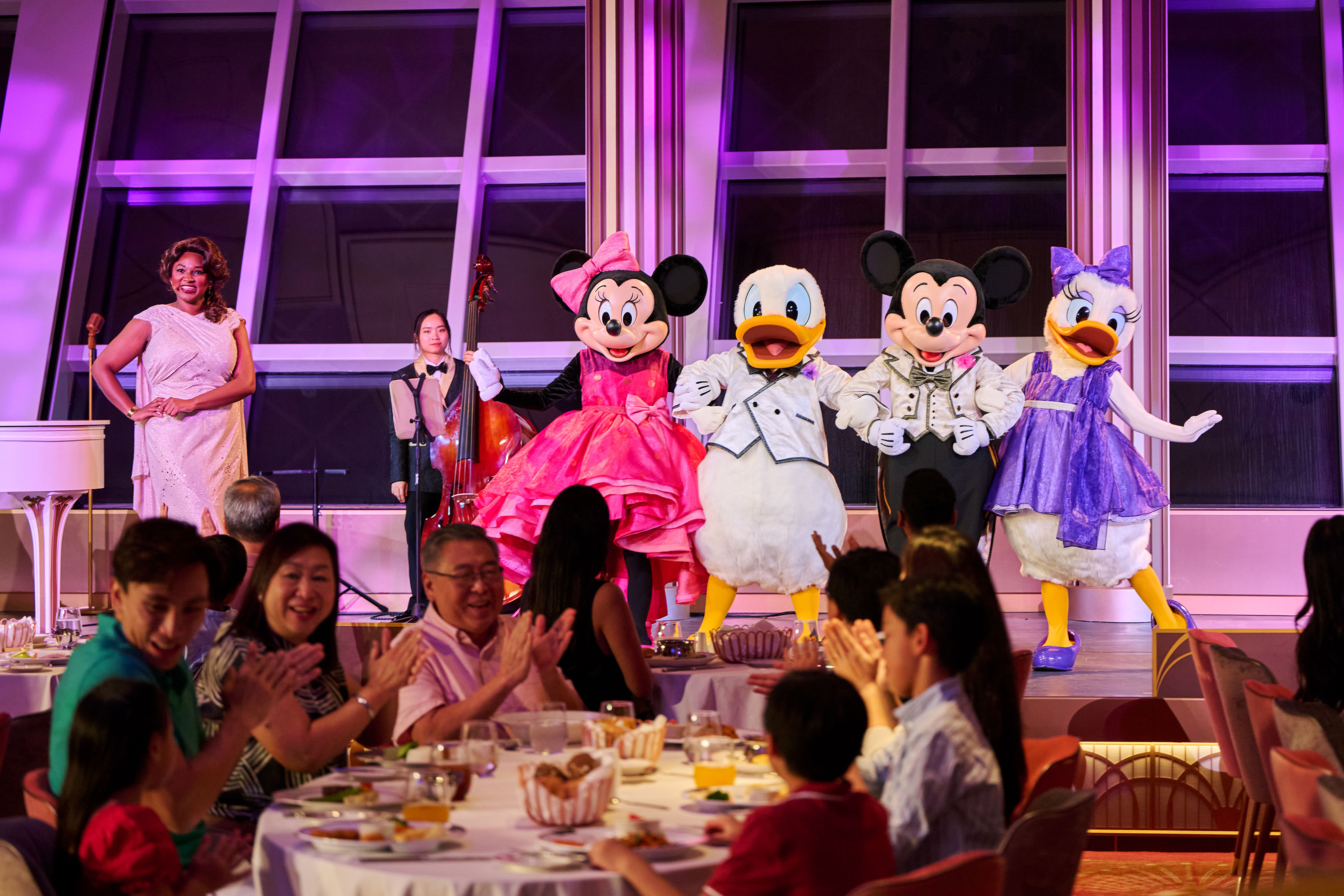 Hollywood Spotlight Club