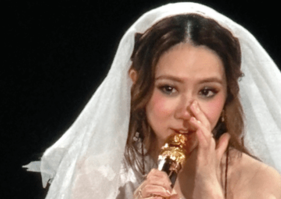 邓紫棋演唱会崩溃痛哭