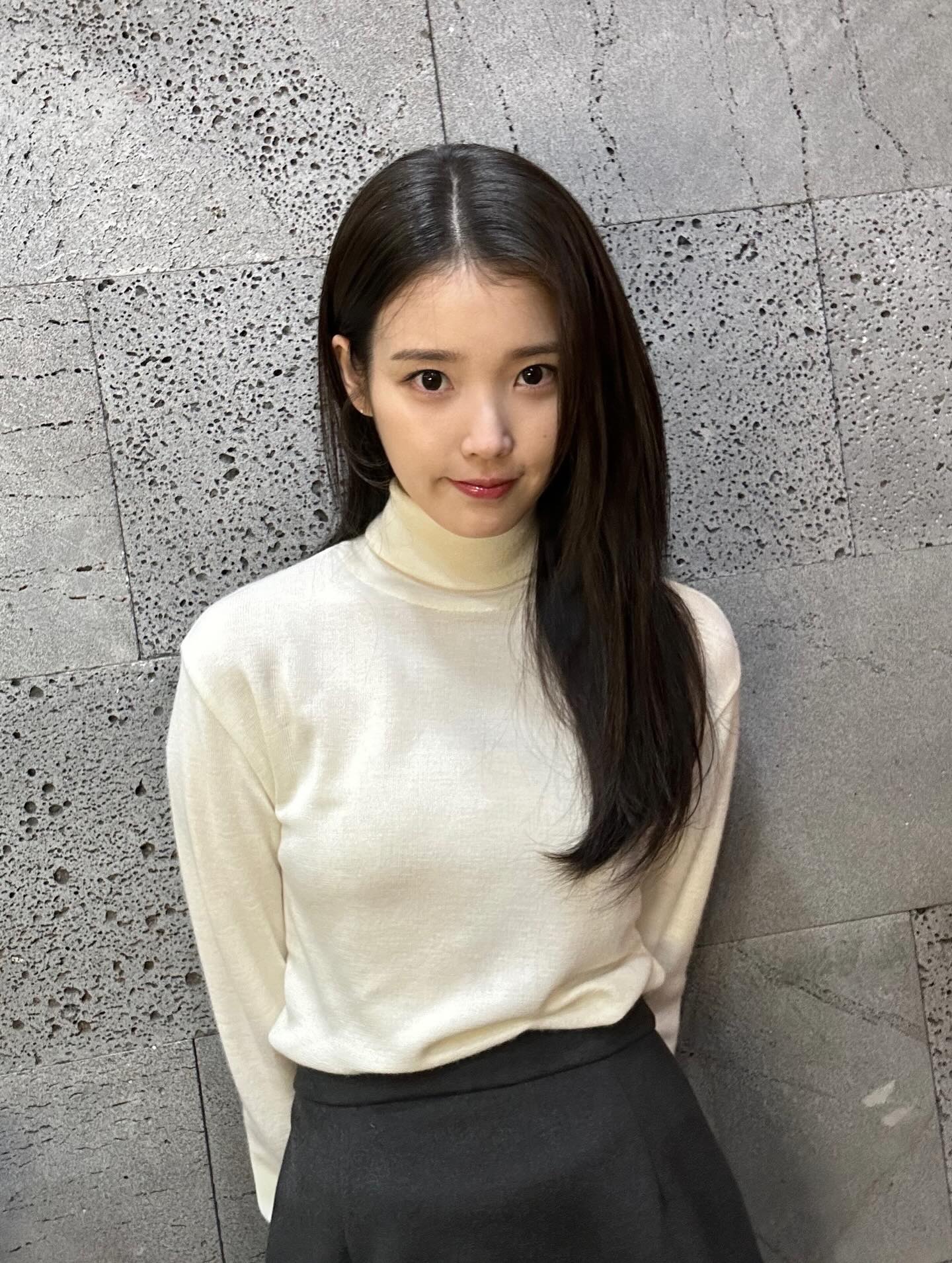 IU