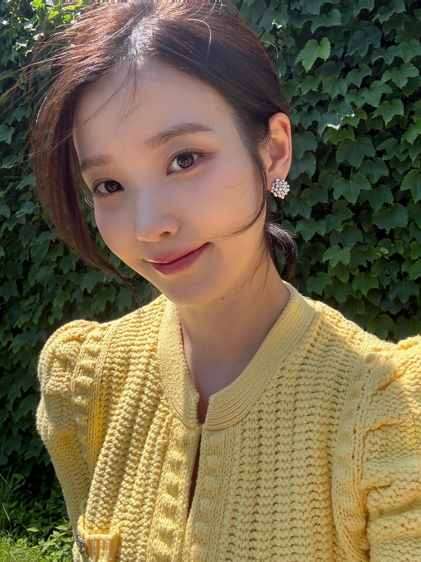 IU