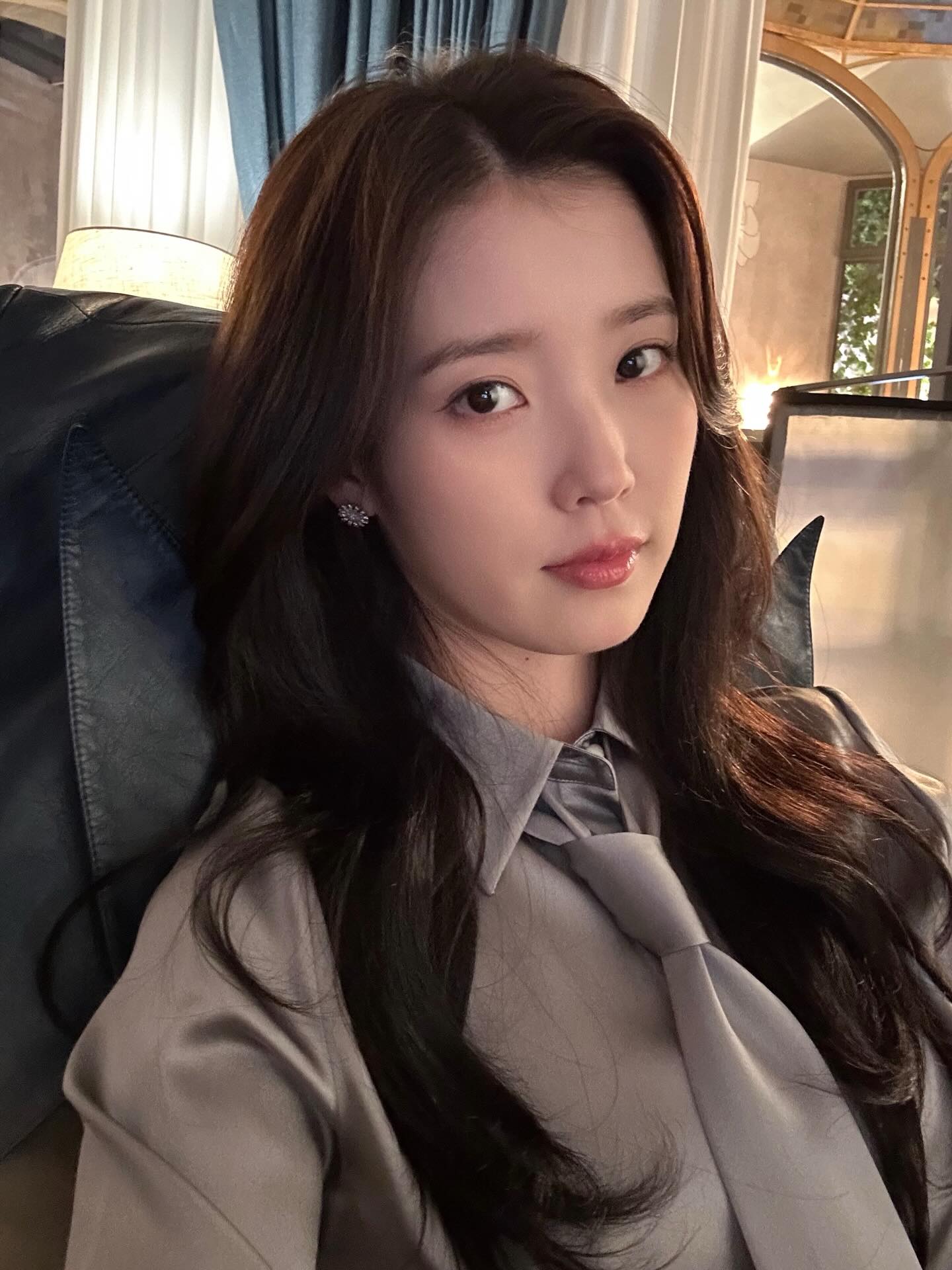 IU